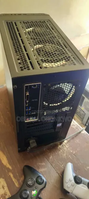 Desktop Computer MSI Aegis X 32GB Intel Core I7 SSD 1T