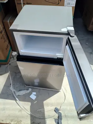 87 Liters Hisense Double Door Table Top Refrigerator, Silver Color.