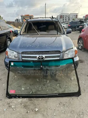 Toyota Highlander 2006 Windscreen Glass Available