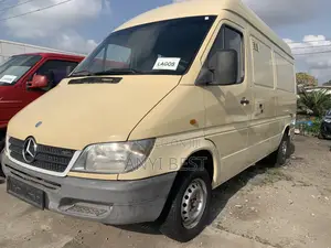 Mercedes-Benz Sprinter 2002 Gold