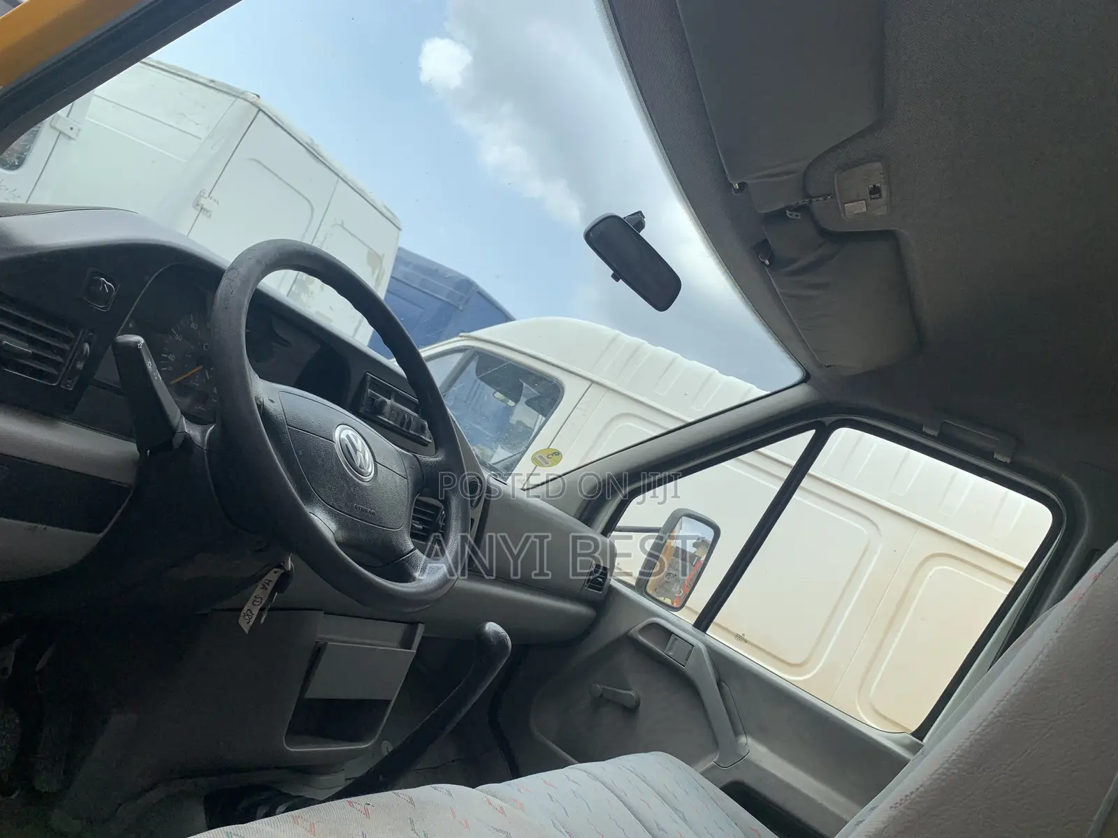 Volkswagen LT 2000 Yellow