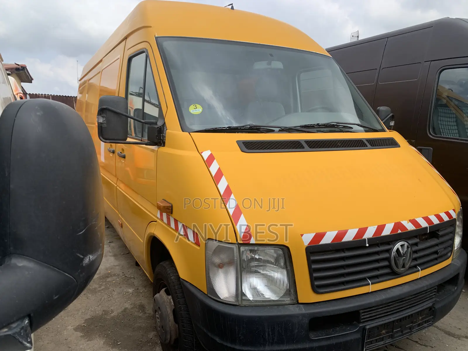 Volkswagen LT 2000 Yellow