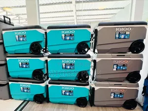 Igloo Maxcold Latitude 90-Quart Roller Cooler.