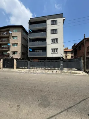 3bdrm Apartment in Surulere for sale