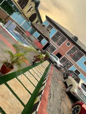 Furnished 2bdrm Block of Flats in Peace Estate Baruwa, Alimosho