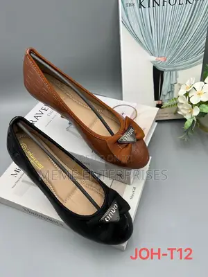Female Loafer : -