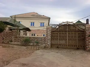 6bdrm Duplex in Fha Estate for sale