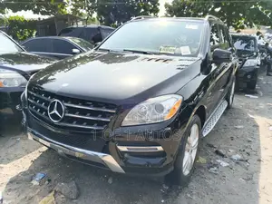 Mercedes-Benz M Class ML350 4dr SUV (3.5L 6cyl 7A) 2015 Black