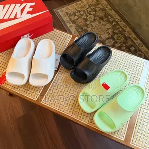 Original Nike React Rejuven8 Slides