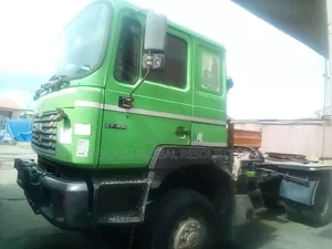 10tires Man Commander Trailer Head