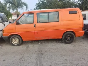 Volkswagen Transporter 2003 Orange