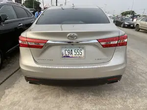 Toyota Avalon Limited 4dr Sedan (3.5L 6cyl 6A) 2014 Gold
