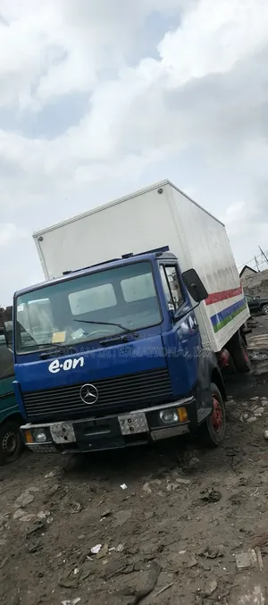Mercedes Benz 814 Truck