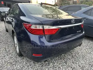 Lexus ES 2013 Blue