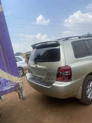 Toyota Highlander V6 4x4 2005 Gold