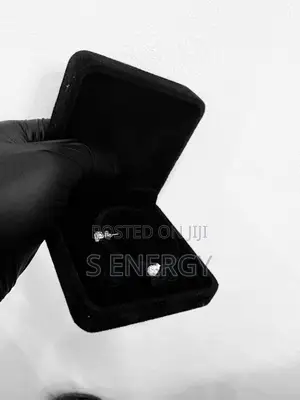 18karat Diamond Earring