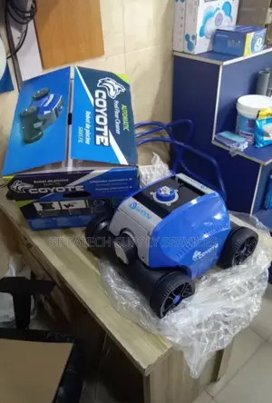 Coyote Pool Floor Cleaner