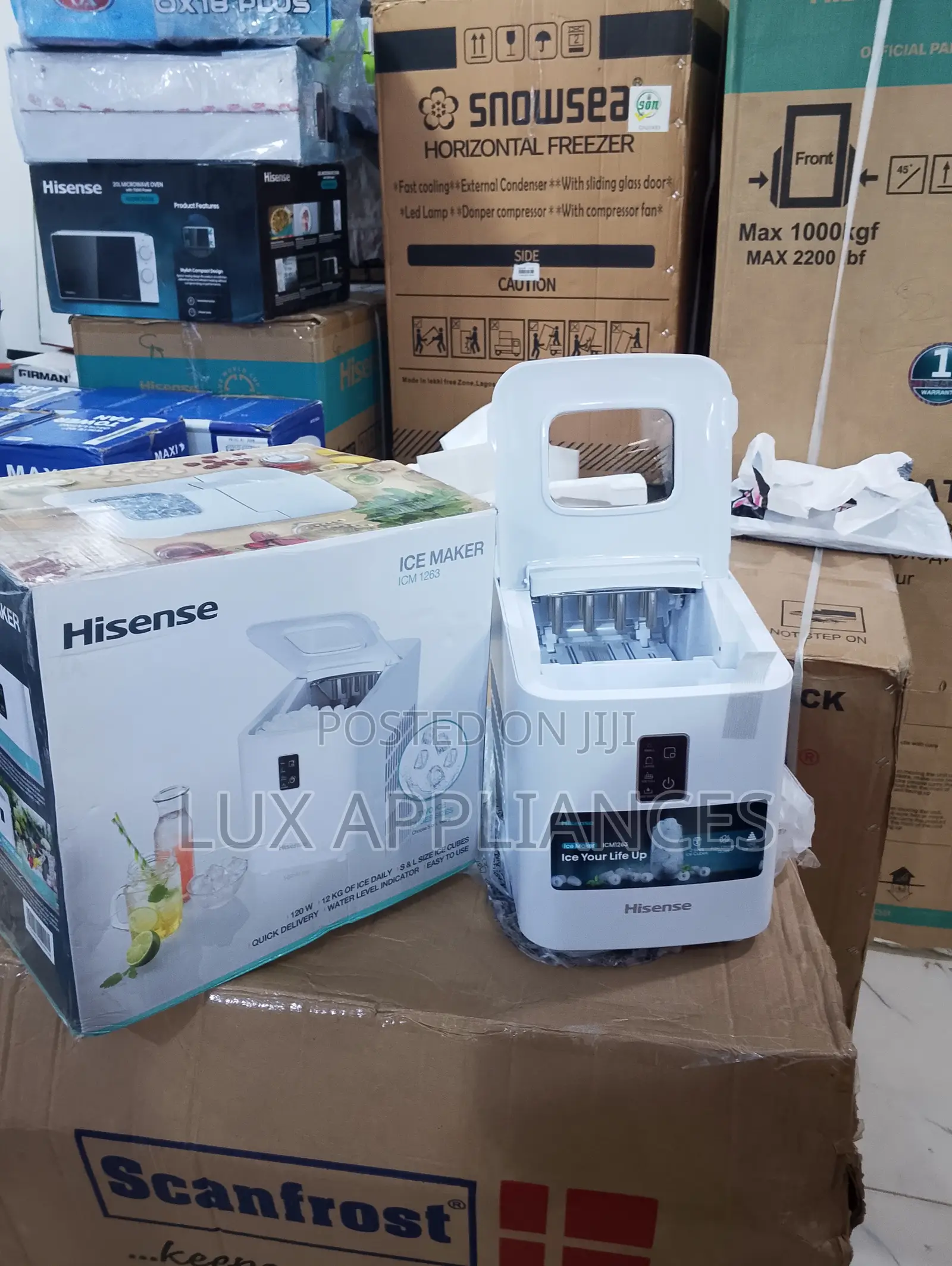 Space-Saving Hisense Ice Cube Maker
