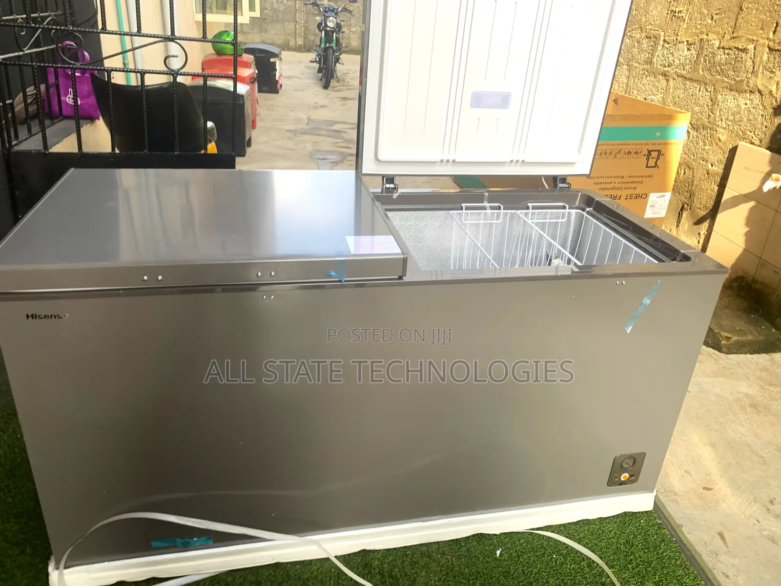 Hisense Extra Large 500l Freezer With Double Doors