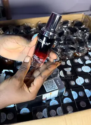 *Hair Serum for Straight Hairs Maintenance.* (1 Piece)