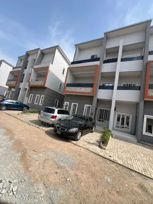 4bdrm Townhouse/Terrace in Opposite Game, Kaura for sale