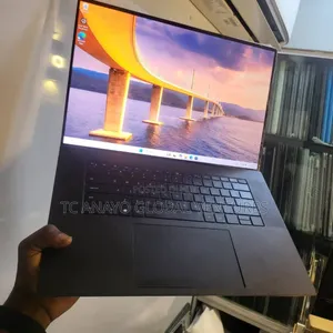 Laptop Dell XPS 17 9720 16GB Intel Core I7 SSD 512GB