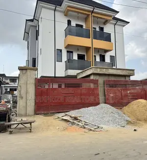4bdrm Duplex in Surulere Lagos for sale