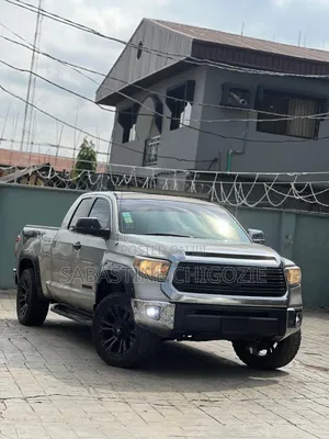 Toyota Tundra Double Cab 4x4 Limited 2010 Gray