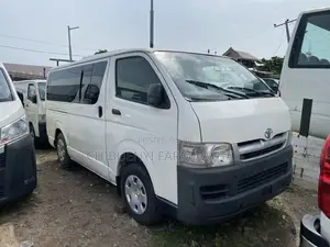 Toyota HiAce 2010 White