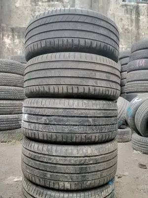 Original 255/55/18 Tires Michelin