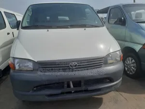 Toyota HiAce 2005 White