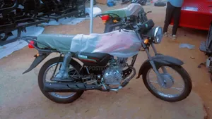 New Yamaha Crux 2025 Red