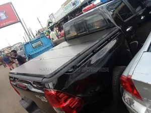 Back Cover Fiber Folding for Toyota Hilux