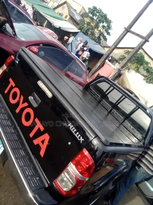Back Cover Fiber Folding for Toyota Hilux 2012