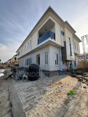 4bdrm Duplex in In An Estate, Maryland for sale