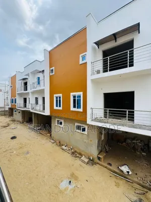 4bdrm Duplex in Inside An Estate, Ogudu GRA for sale