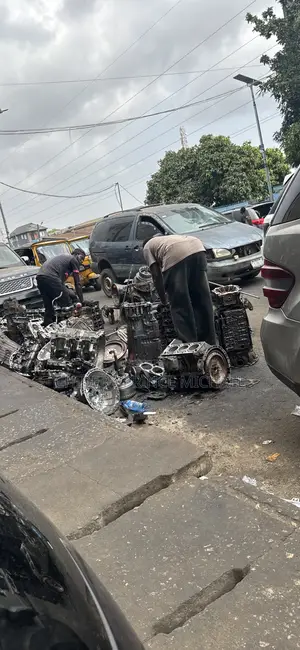 All Mercedes Benz Engine and Gear Box Is Available