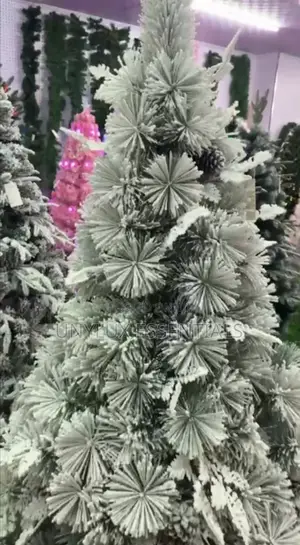 6ft Snow Flaked Christmas Tree