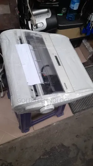 Electric / Electronics Typewriter