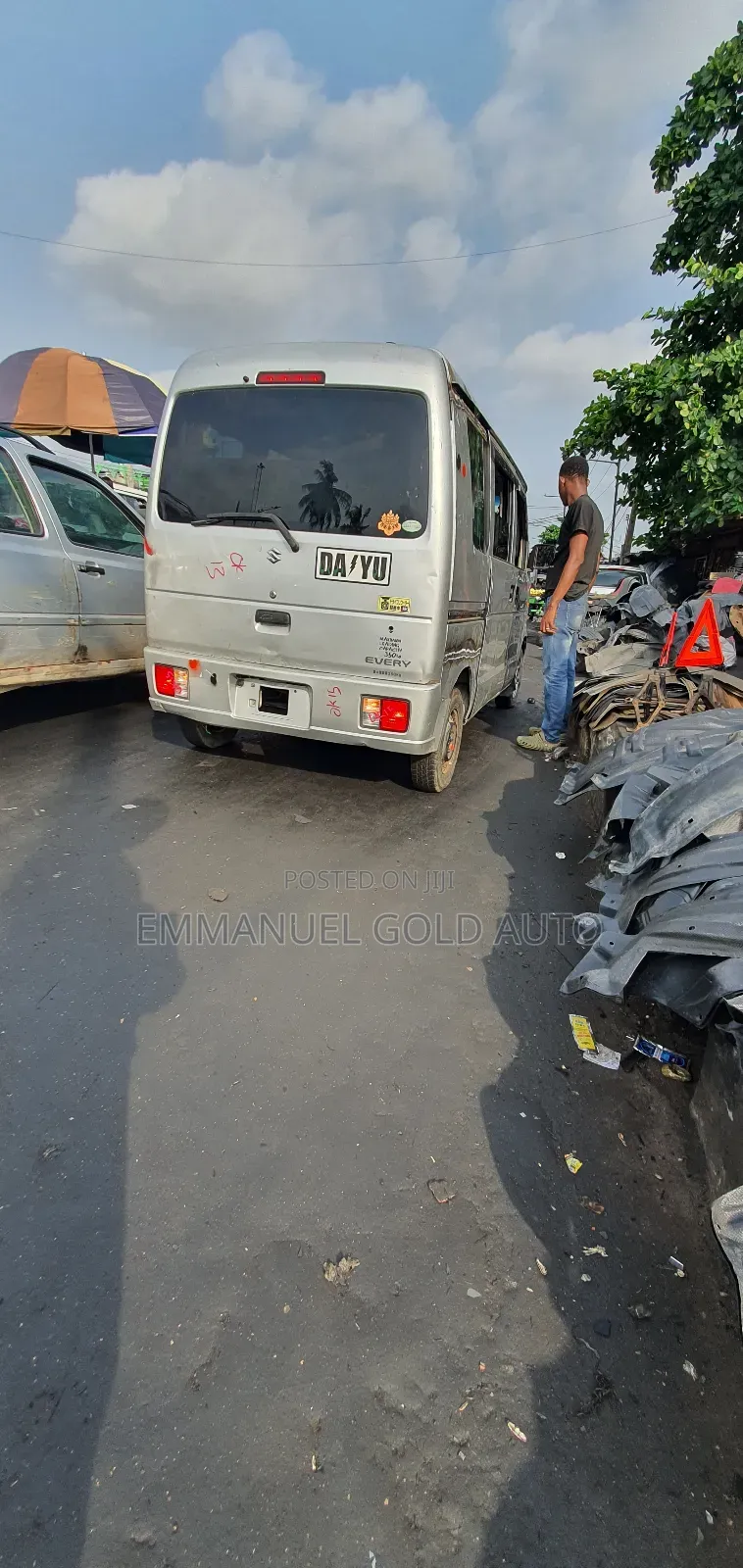 Suzuki APV Minibus 2010 Silver