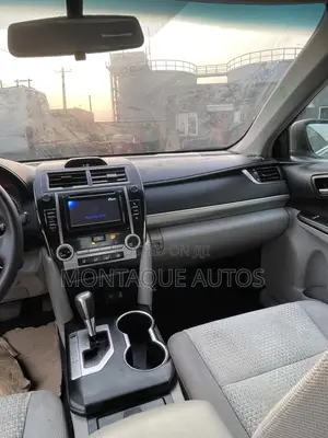 Toyota Camry SE 4dr Sedan (2.5L 4cyl 6A) 2012 Gray