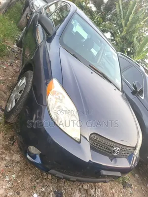 Toyota Matrix Hatchback FWD (1.8L 4cyl 5M) 2005 Black