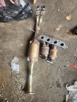 Engine and Center Catalyst Yaris 2002