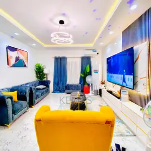 Exquisite 3 Bedroom Flat With Ps5