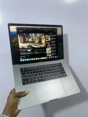 Laptop Apple MacBook Pro 2019 16GB Intel Core i7 SSD 256GB