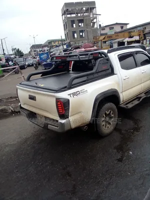  Back Rolling Cover and Rugged Bar for Toyota Tacoma