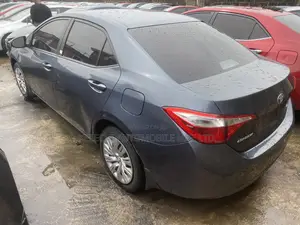 Toyota Corolla LE 4dr Sedan (1.8L 4cyl CVT) 2015 Gray