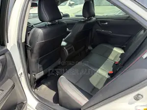 Toyota Camry SE 4dr Sedan (2.5L 4cyl 6A) 2016 White