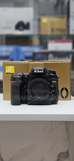 Nikon D7500
