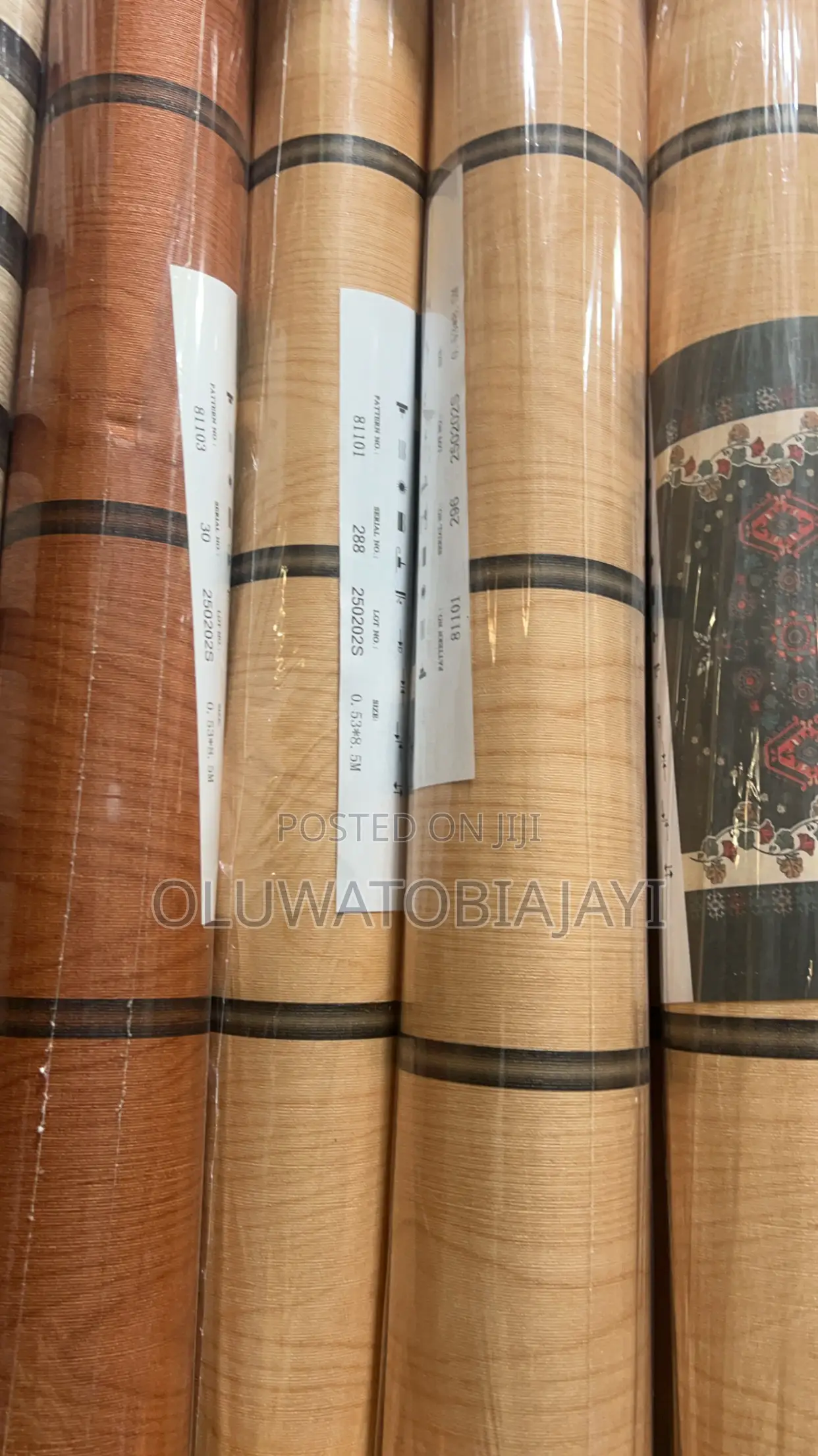 Flutted Wallpaper
